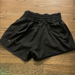 LULULEMON BLACK SHORTS